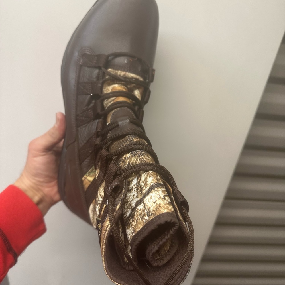 - Nike boots size 12 for men color brown - Picture 10 of 11